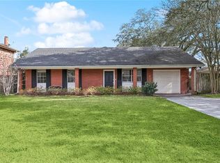 107 Tinsley Dr, Belle Chasse, LA 70037