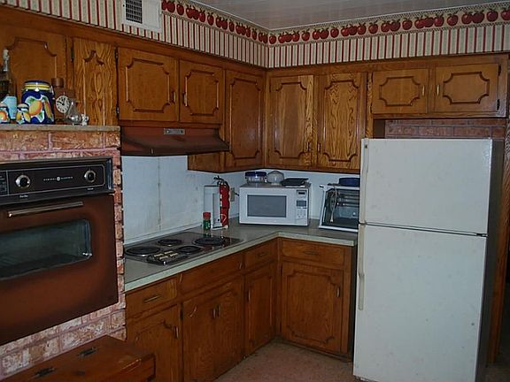 4th image of 2202 Locklaine Dr