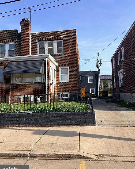 220 N 9th St