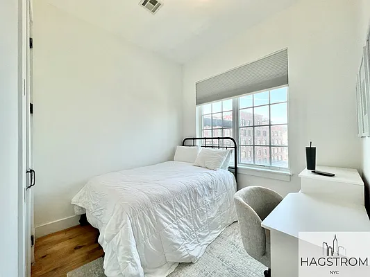 Rented by Hagstrom Management Inc | media 33