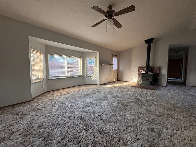 615 Shawn Way — Photo 11