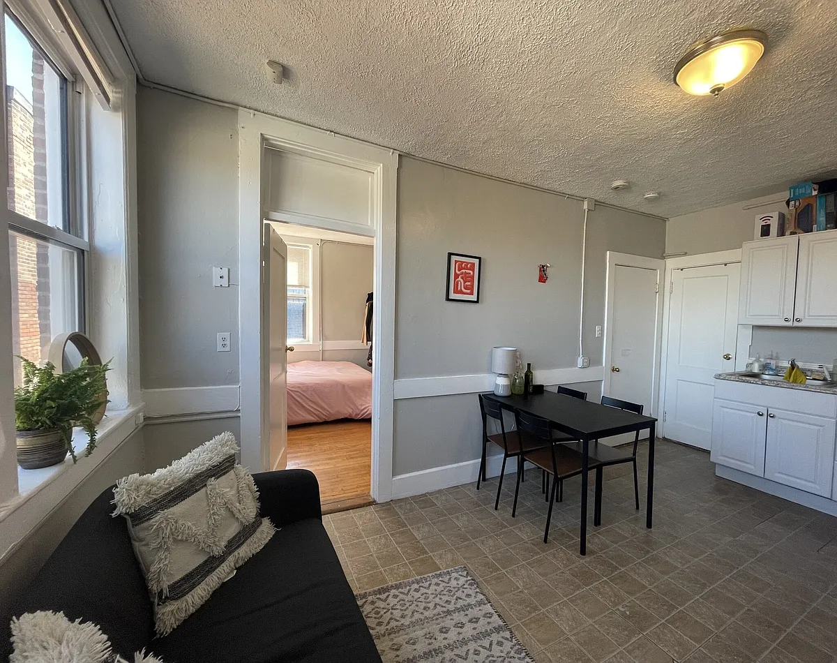 Building Photo - 161 Endicott St #5R