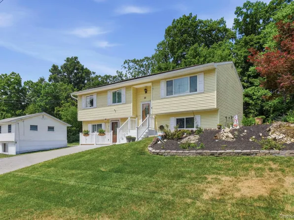 30 Raker Road, Poughkeepsie, NY 12603