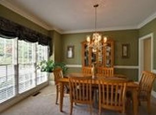 6008 Bateau Dr, Flowery Branch, GA 30542