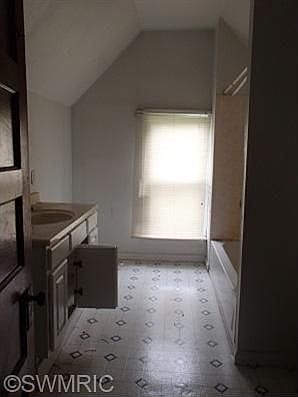 5th image of 116 Jonesville St