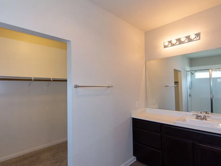 649 Donegal Ln — Photo 24