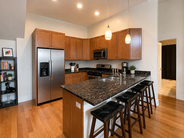 1470 W Carmen Ave #104 — Photo 4