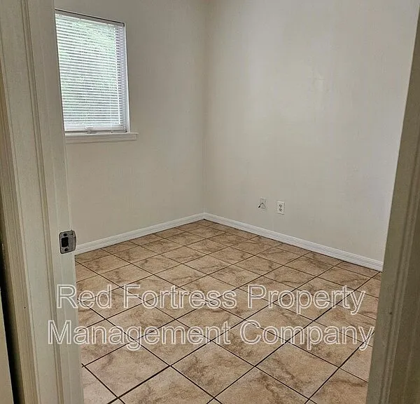 5317 27th St SW — Photo 3