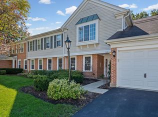 785 Margate Ln APT B, Prospect Heights, IL 60070
