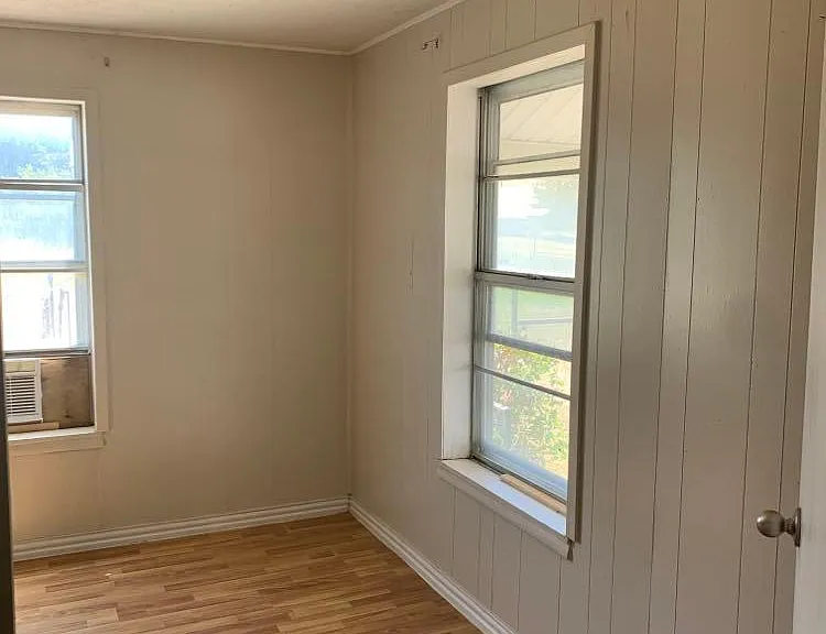 9405 E FM 174 — Photo 26