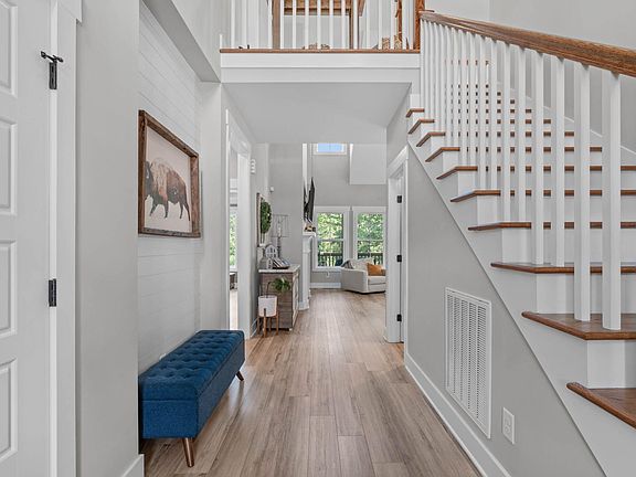 3rd image of 299 Newman Ln