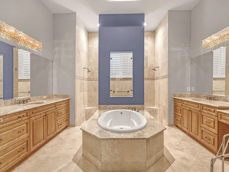 6464 Bellamalfi St — Photo 40