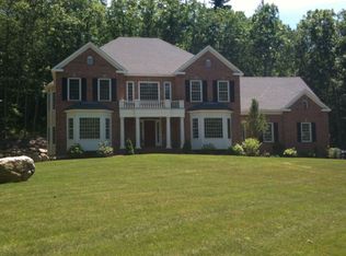 2 Connie Ct, Bedford, NH 03110