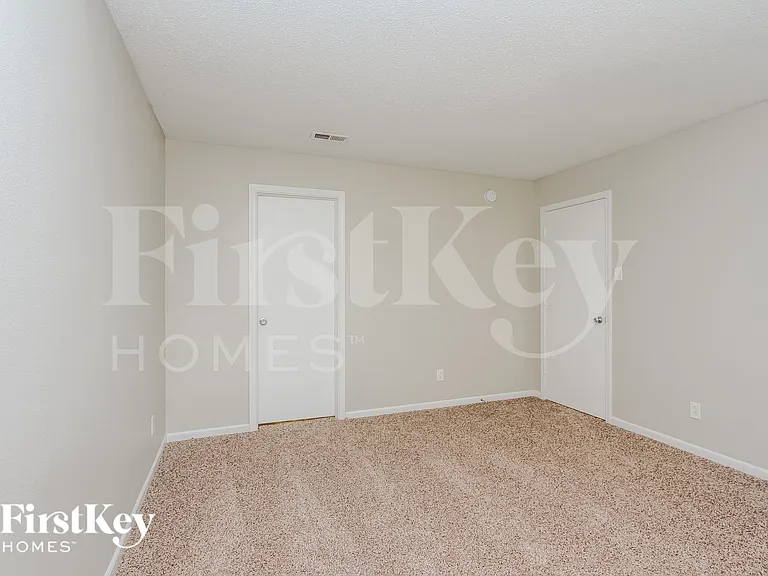 10605 Glenayr Dr — Photo 7