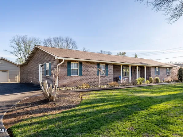 2835 Kendra Dr, Louisville, TN 37777