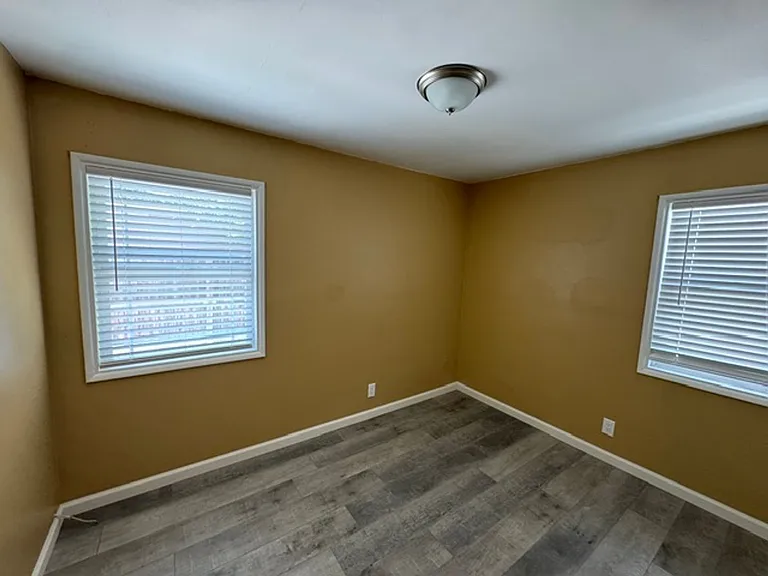 419 Angela Way — Photo 5