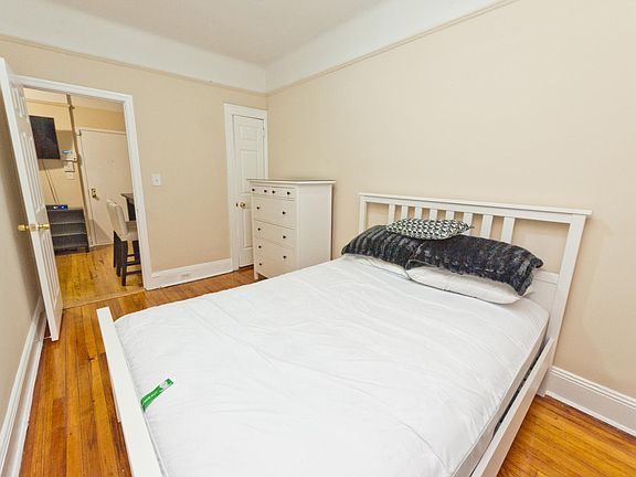 2nd image of 3149 35th St APT 2