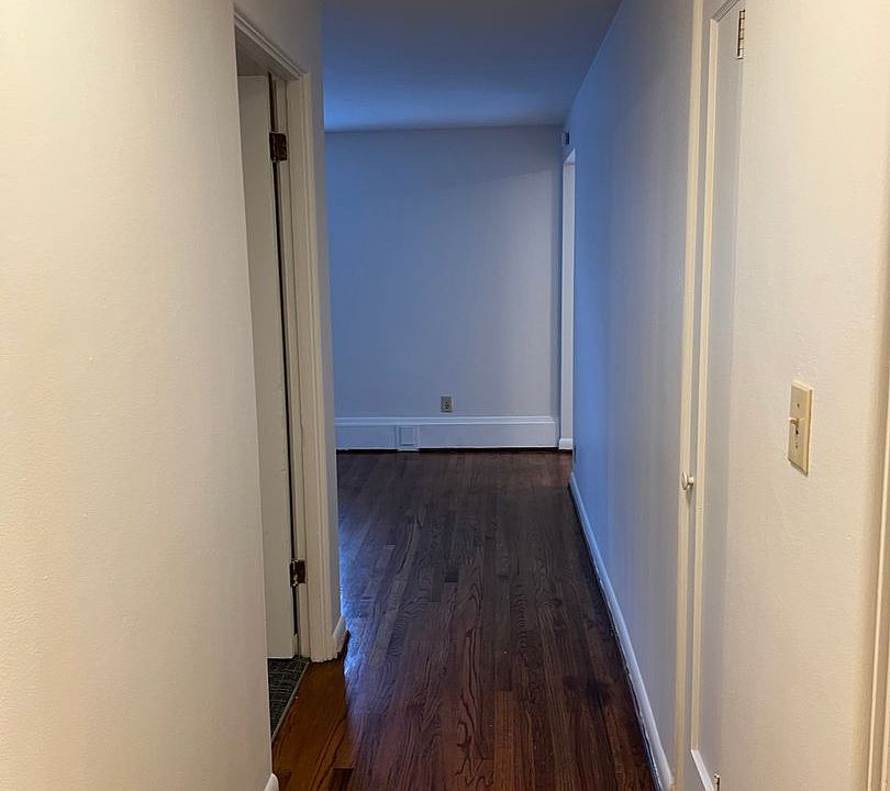 1st image of 303 Harvard Ave E #102