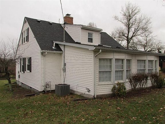 4th image of 644 Richmond Ave