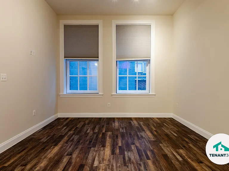 8 E Fayette St #403 — Photo 20