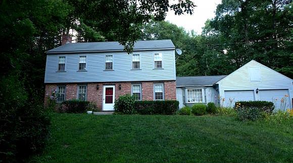 1st image of 17 Oak Hill Dr