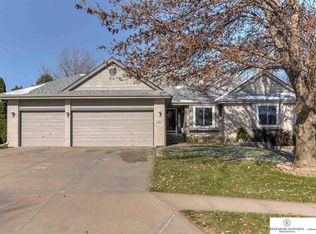 1106 Fulkerson Rd, Papillion, NE 68046