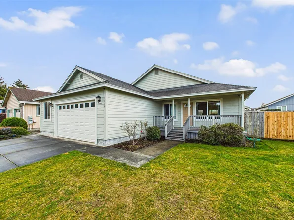 1438 Honeycomb Ct, McKinleyville, CA 95519