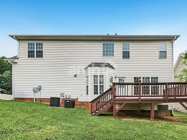 231 Mott Rd — Photo 20