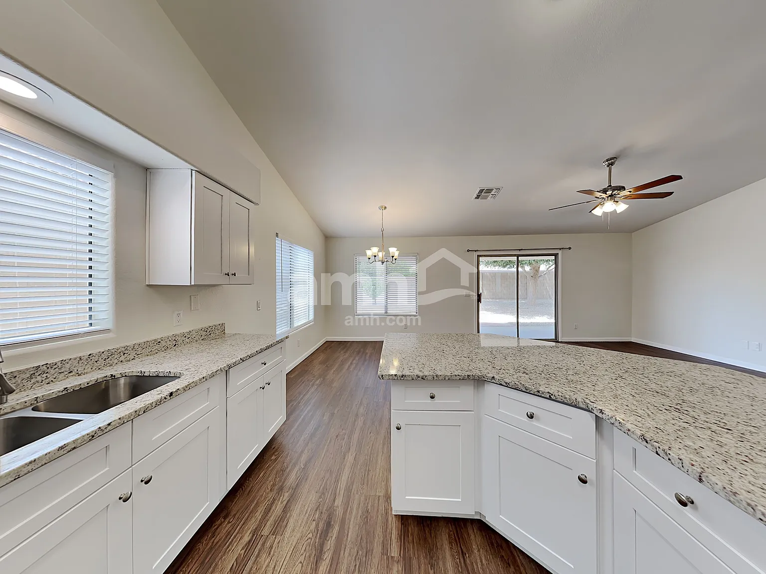 3 bed, 2.0 bath, 1500 sqft, $2,000 — Photo 4