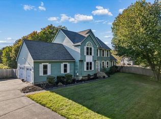 33 Londonderry Rd, Windham, NH 03087