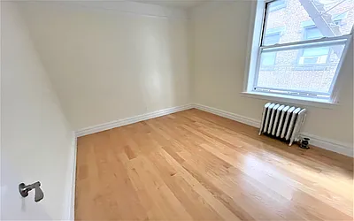 Rented by Manhattan Realty Group