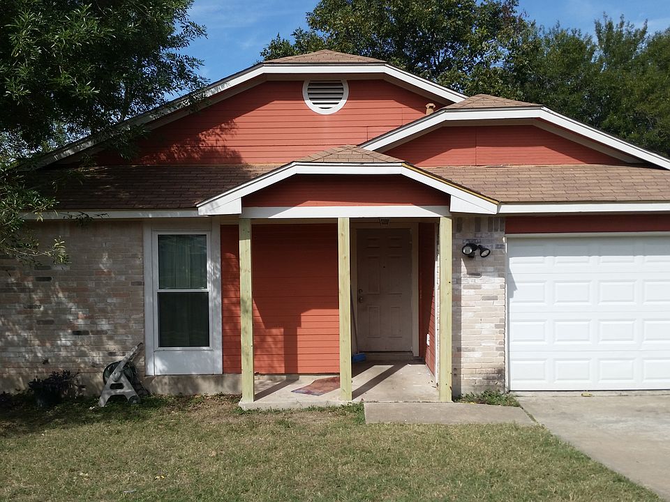 SHROPSHIRE HOME, GREAT NEIGHBORS, NEAR SHOPPING AND IH35