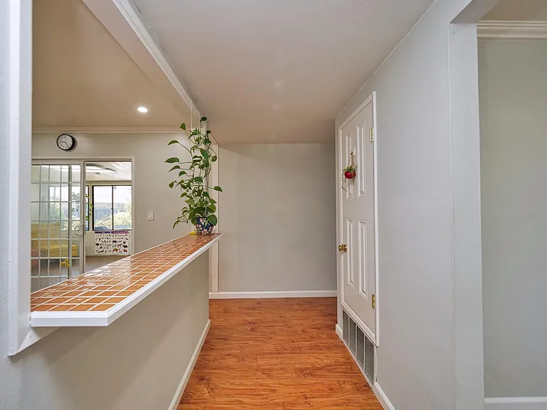 1655 Crater Lake Ave — Photo 4