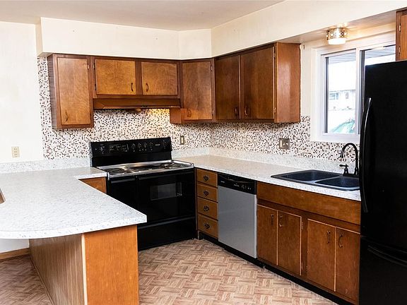 Kitchen with newer appliances