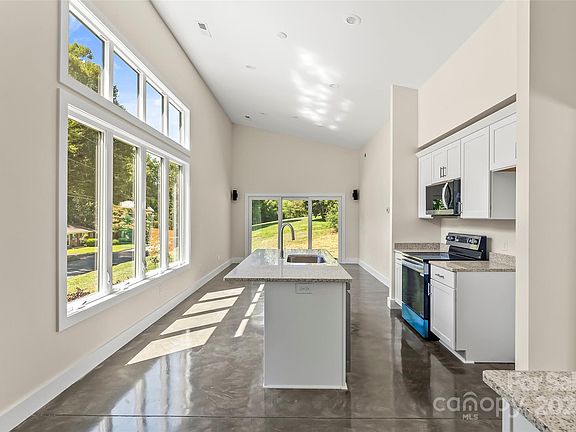 5th image of 206 Newland St