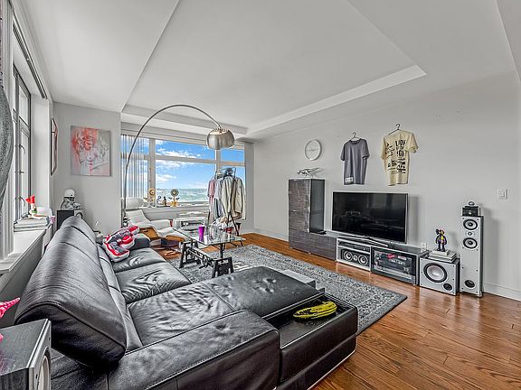 2nd image of 40-22 College Point Blvd Unit Ph3k