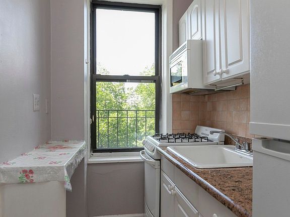 5th image of 4107 42nd St APT 4C