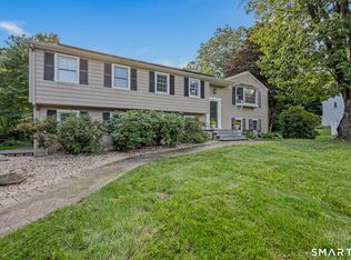 7 Banbury Drive, Simsbury, CT 06092