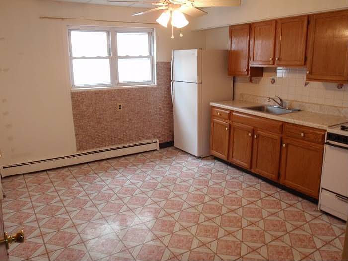Eat-in Kitchen