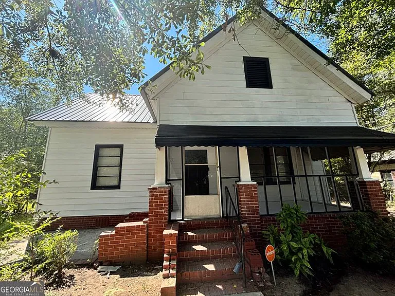 836 Grady St S — Photo 15