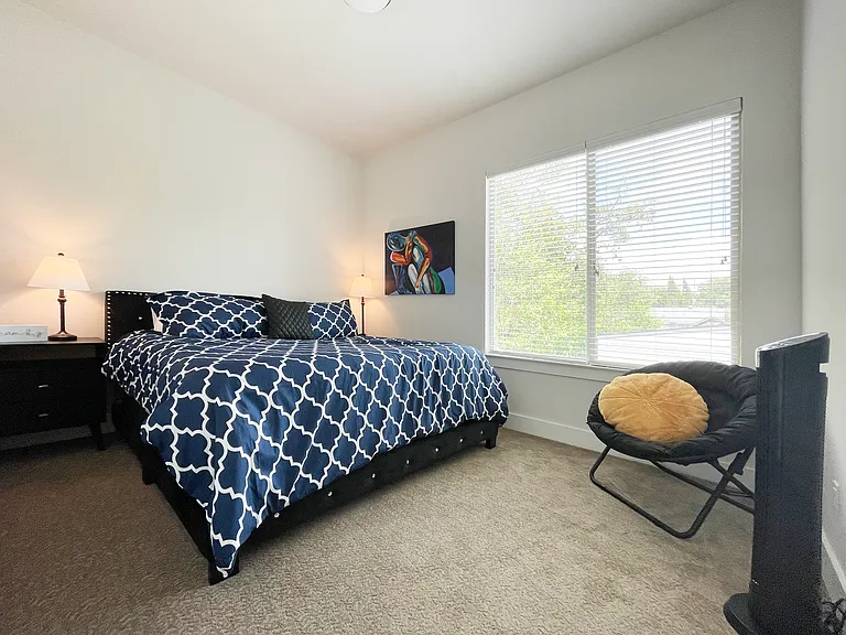 8718 Boundbrook Ave — Photo 38