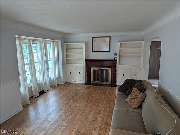 5th image of 19830 Riverview Ave