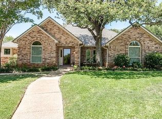 8800 Rolling Springs Ct, Fort Worth, TX 76120