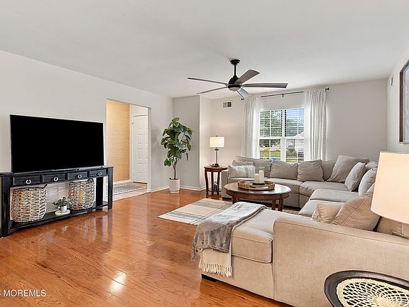 5th image of 35 Rainier Drive
