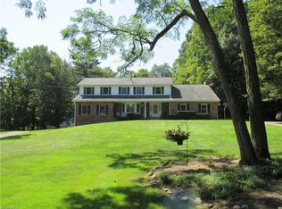 1020 Crackel Rd, Aurora, OH 44202