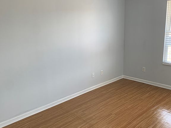 5th image of 1407 Glenwood St APT 4