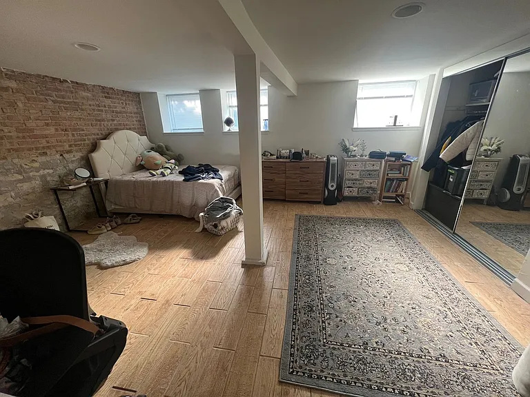 2951 N Sheffield Ave #AVE;-1N — Photo 2