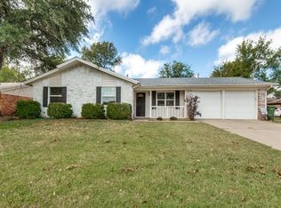 1417 Simpson Dr, Hurst, TX 76053