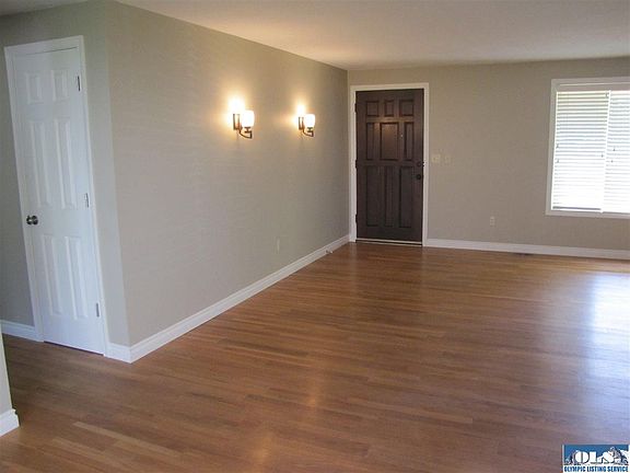 3rd image of 442 Cedar Park Dr