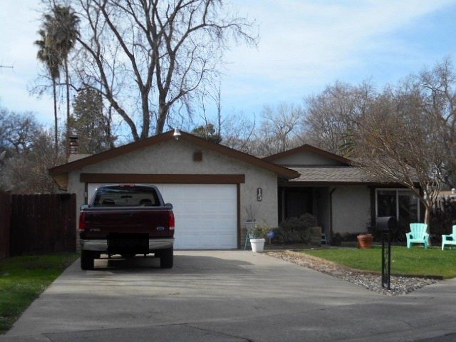 1st image of 15 Corkwood Ct